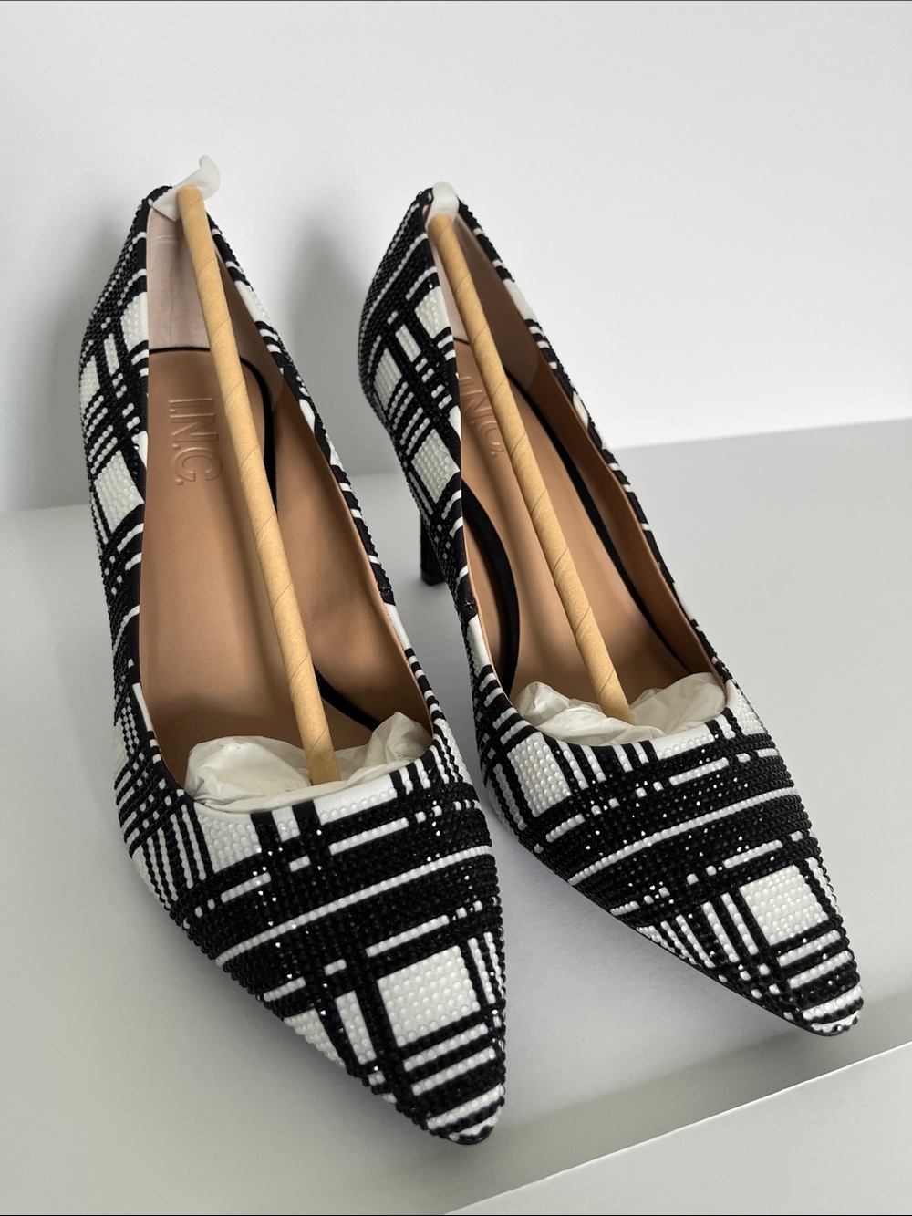 NEW INC International Concepts Black & White Plaid Pointed-Toe Heels